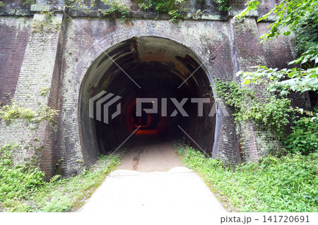 碓氷峠 めがね橋 廃線となったトンネル 碓氷峠 めがね橋 廃線となったトンネル 141720691