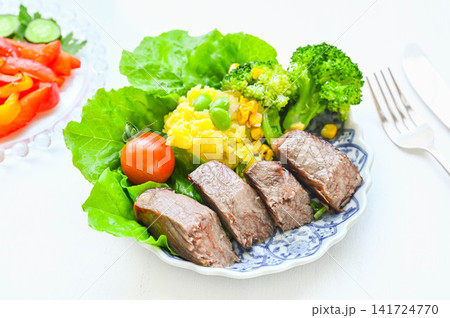 宮崎県産牛のステーキと野菜のワンプレート 宮崎県産牛のステーキと野菜のワンプレート 141724770