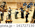 整列する人々 141727130