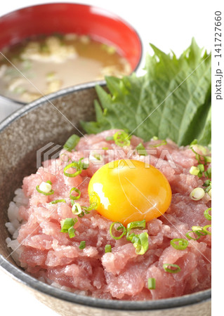 ねぎとろ丼、マグロのたたき丼とお味噌汁 ねぎとろ丼、マグロのたたき丼とお味噌汁 141727660