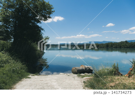 フランスのシャナの湖の風景 141734273