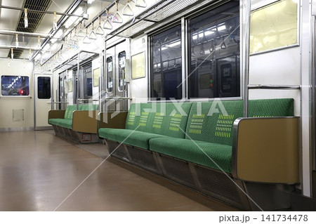 【JR東日本】205系3100番台の車内(仙石線) 【JR東日本】205系3100番台の車内(仙石線) 141734478