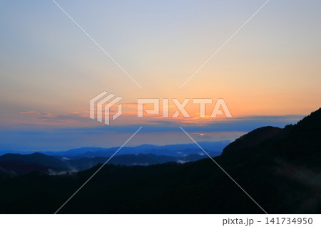 和歌山 紀伊山地の夜明け1 141734950
