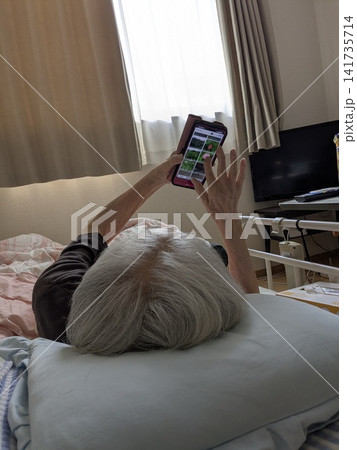 高齢者とスマホ2 高齢者とスマホ2 141735714