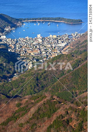 伊豆半島 伊豆山稜線歩道の小達磨山より望む戸田漁港 伊豆半島 伊豆山稜線歩道の小達磨山より望む戸田漁港 141738904