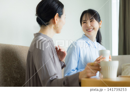 仲良しな親子 141739253