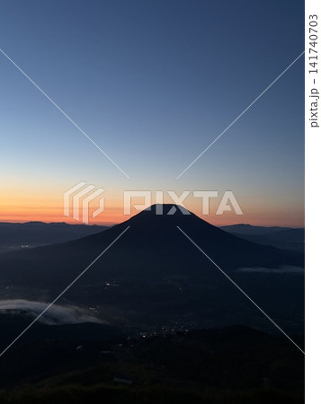 夜明けの羊蹄山 夜明けの羊蹄山 141740703