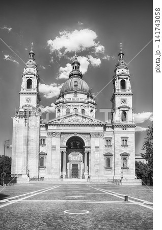 St. Stephen's Basilica, a majestic Neoclassical cathedral in Budapest, Hungary St. Stephen's Basilica, a majestic Neoclassical cathedral in Budapest, Hungary 141743058
