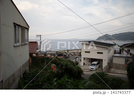 住宅街の中にある家 住宅街の中にある家 141743377