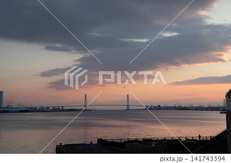 江川海岸から見る工業地帯 江川海岸から見る工業地帯 141743394