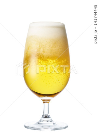 グラスに注がれたビール グラスに注がれたビール 141744448