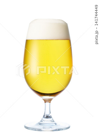 グラスに注がれたビール グラスに注がれたビール 141744449