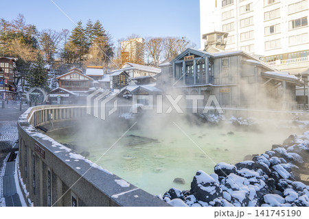 冬の草津温泉 冬の草津温泉 141745190
