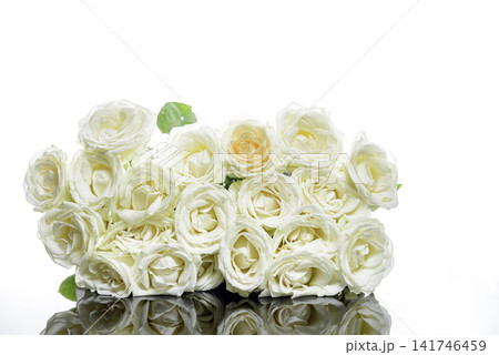 wedding bouquet of roses 141746459