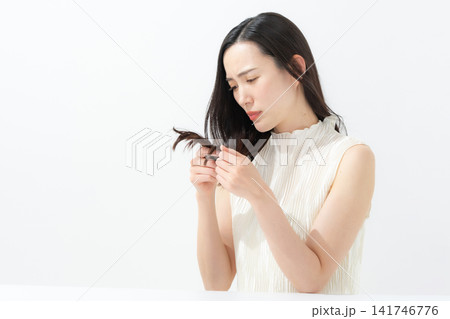 女性 ヘアケア 女性 ヘアケア 141746776