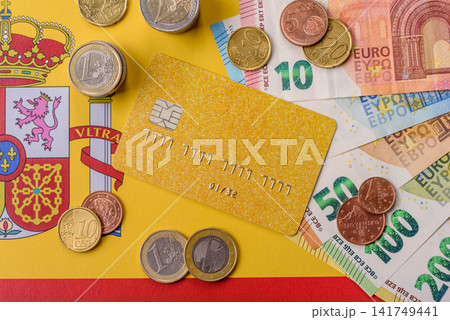 A credit card for contactless cashless payments via a terminal or online. A credit card 141749441