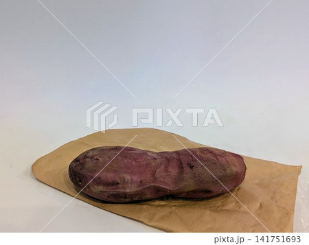 美味しそうな焼き芋 美味しそうな焼き芋 141751693