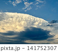 パンケーキの雲、表情が多い空 141752307