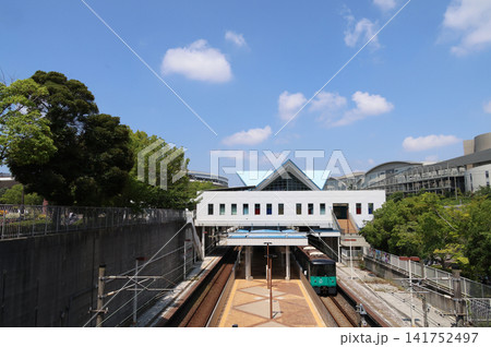 神戸地下鉄 総合運動公園駅の構内 神戸地下鉄 総合運動公園駅の構内 141752497