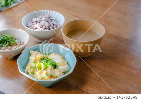 和食の朝食 和食の朝食 141752649