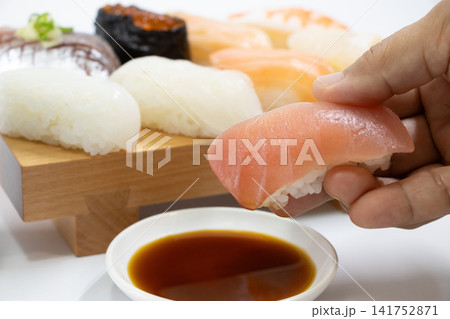 寿司 寿司 141752871