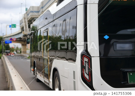 水素燃料電池バス　イメージ 141755306