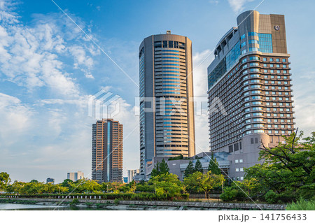 西日に浮かび上がるビル OAPタワー 大阪市 西日に浮かび上がるビル OAPタワー 大阪市 141756433