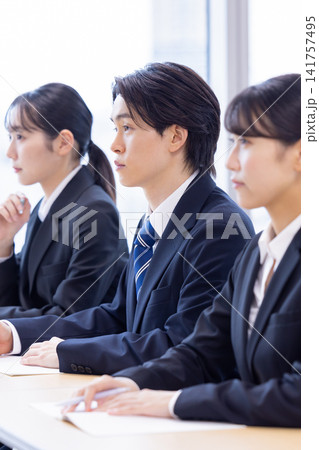 就活 セミナー スーツを着た若い男女 撮影協力:学校法人電波学園 東京電子専門学校 就活 セミナー スーツを着た若い男女 撮影協力:学校法人電波学園 東京電子専門学校 141757495