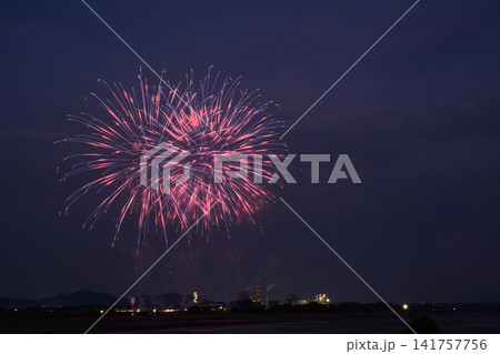 夜空に咲く花火 <大井川花火大会2026> 夜空に咲く花火 <大井川花火大会2026> 141757756