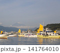 相模湾の釣り船から見た富士山 141764010