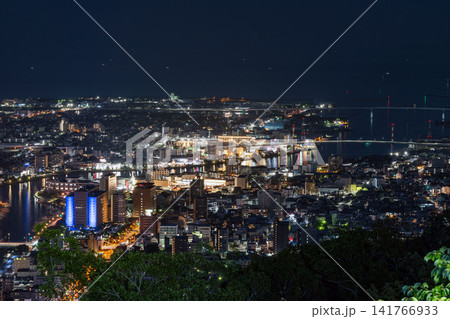 眉山山頂から望む徳島市街地のパノラマ夜景 眉山山頂から望む徳島市街地のパノラマ夜景 141766933