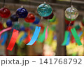 風に揺れる風鈴 141768792