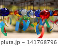 風に揺れる風鈴 141768796