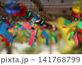 風に揺れる風鈴 141768799