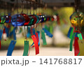 風に揺れる風鈴 141768817
