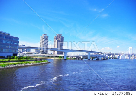富士見橋から望むレインボーブリッジと風景 富士見橋から望むレインボーブリッジと風景 141770886
