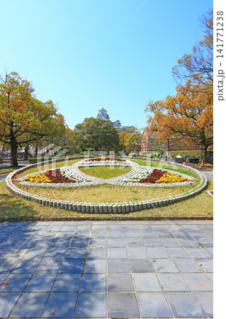 兵庫県姫路市、姫路市市徽章と姫路城の風景 兵庫県姫路市、姫路市市徽章と姫路城の風景 141771238