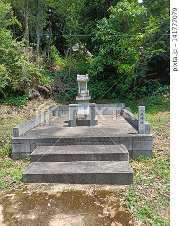国指定史跡・山中城跡内にある駒形諏訪神社の中の八坂神社 国指定史跡・山中城跡内にある駒形諏訪神社の中の八坂神社 141777079