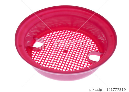 Pink plastic sand sieve 141777219