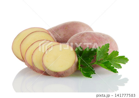 Red sliced potatoes 141777583