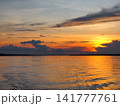 アマゾン川フェリー上からの美しい夕日 141777761