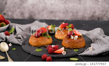 Caramel custard puddings 141777937
