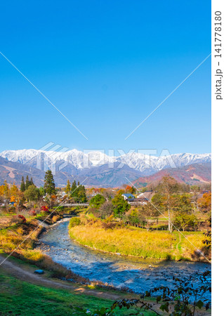 白馬村・大出公園から望む白馬三山(秋) 白馬村・大出公園から望む白馬三山(秋) 141778180