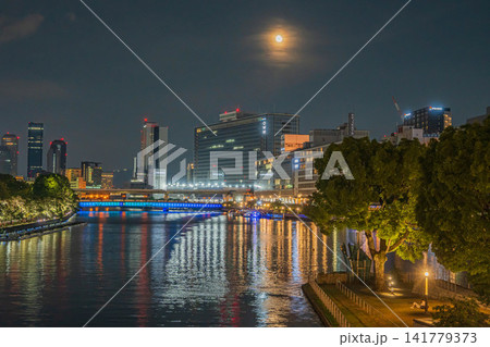 水都大阪夜景 中之島公園 大阪市 水都大阪夜景 中之島公園 大阪市 141779373