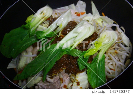 おいしい、自家製、甘辛の味噌炒め物 おいしい、自家製、甘辛の味噌炒め物 141780377