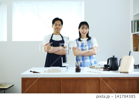 男女のキッチン 料理イメージ 男女のキッチン 料理イメージ 141784385