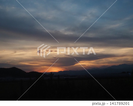 夏の夕暮れ(花と緑の広場から見た香長平野の夕焼け) 夏の夕暮れ(花と緑の広場から見た香長平野の夕焼け) 141789201