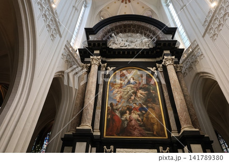ノートルダム大聖堂の祭壇画 ルーベンス・聖母被昇天【ベルギー・アントワープ】 ノートルダム大聖堂の祭壇画 ルーベンス・聖母被昇天【ベルギー・アントワープ】 141789380