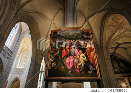 ノートルダム大聖堂の祭壇画 パンと魚の増【ベルギー・アントワープ】 ノートルダム大聖堂の祭壇画 パンと魚の増【ベルギー・アントワープ】 141789432
