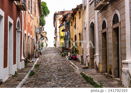 Traditional Portuguese architec Traditional Portuguese architec 141792165